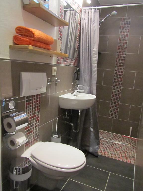 Moselland Hotel Im Enderttal Zum Onkel Willi Cochem Phòng bức ảnh