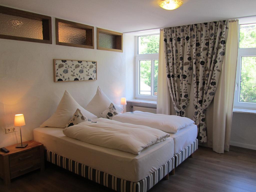 Moselland Hotel Im Enderttal Zum Onkel Willi Cochem Phòng bức ảnh