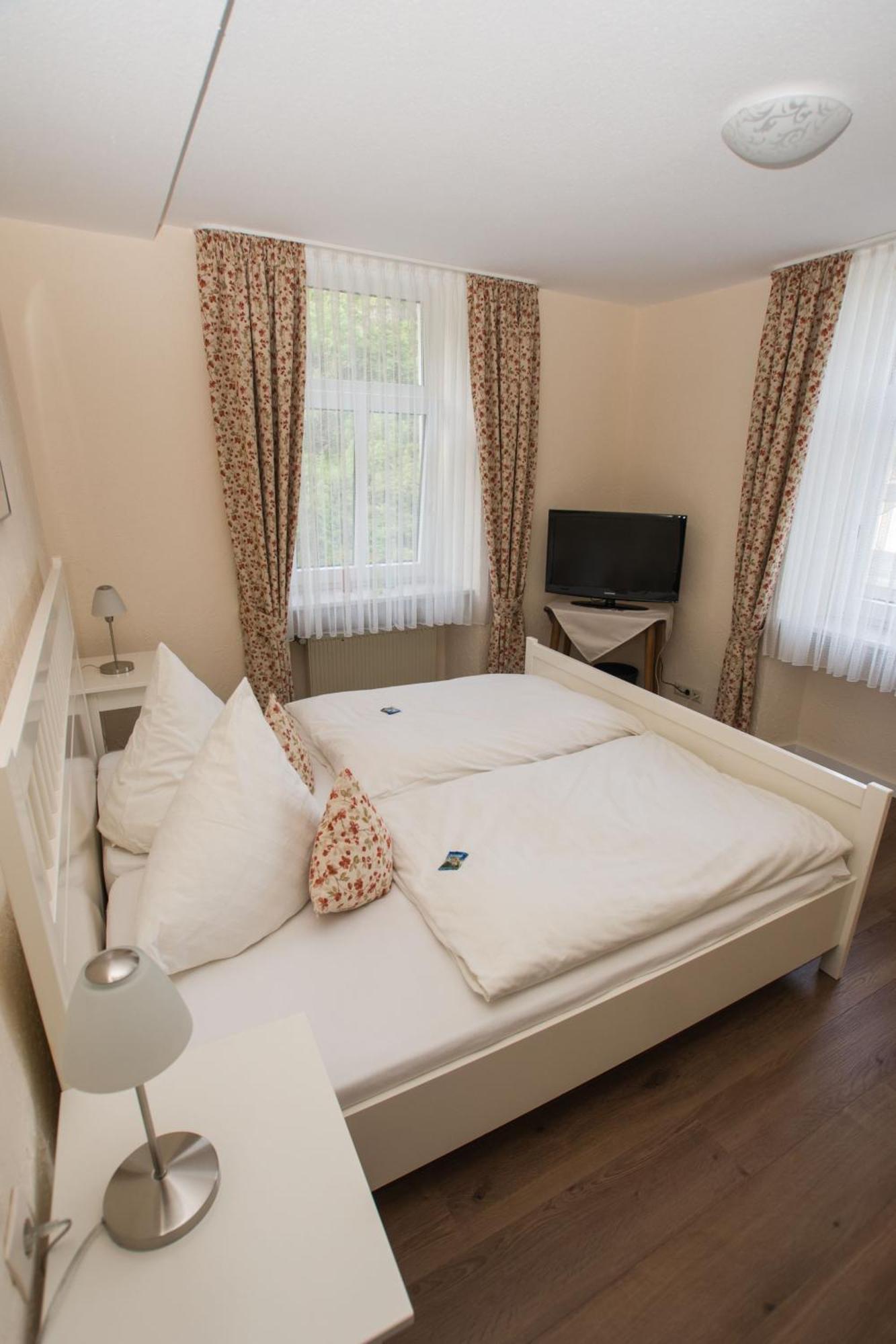Moselland Hotel Im Enderttal Zum Onkel Willi Cochem Ngoại thất bức ảnh